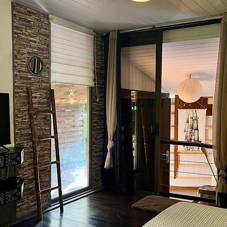 Faaora Lodge, Little Paradise Haapiti 외부 사진