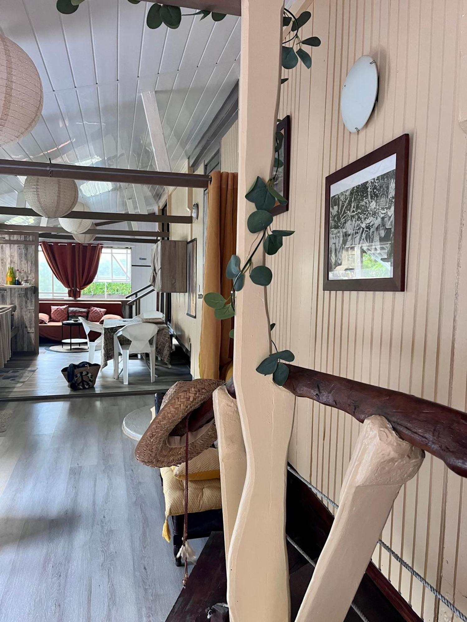 Faaora Lodge, Little Paradise Haapiti 외부 사진