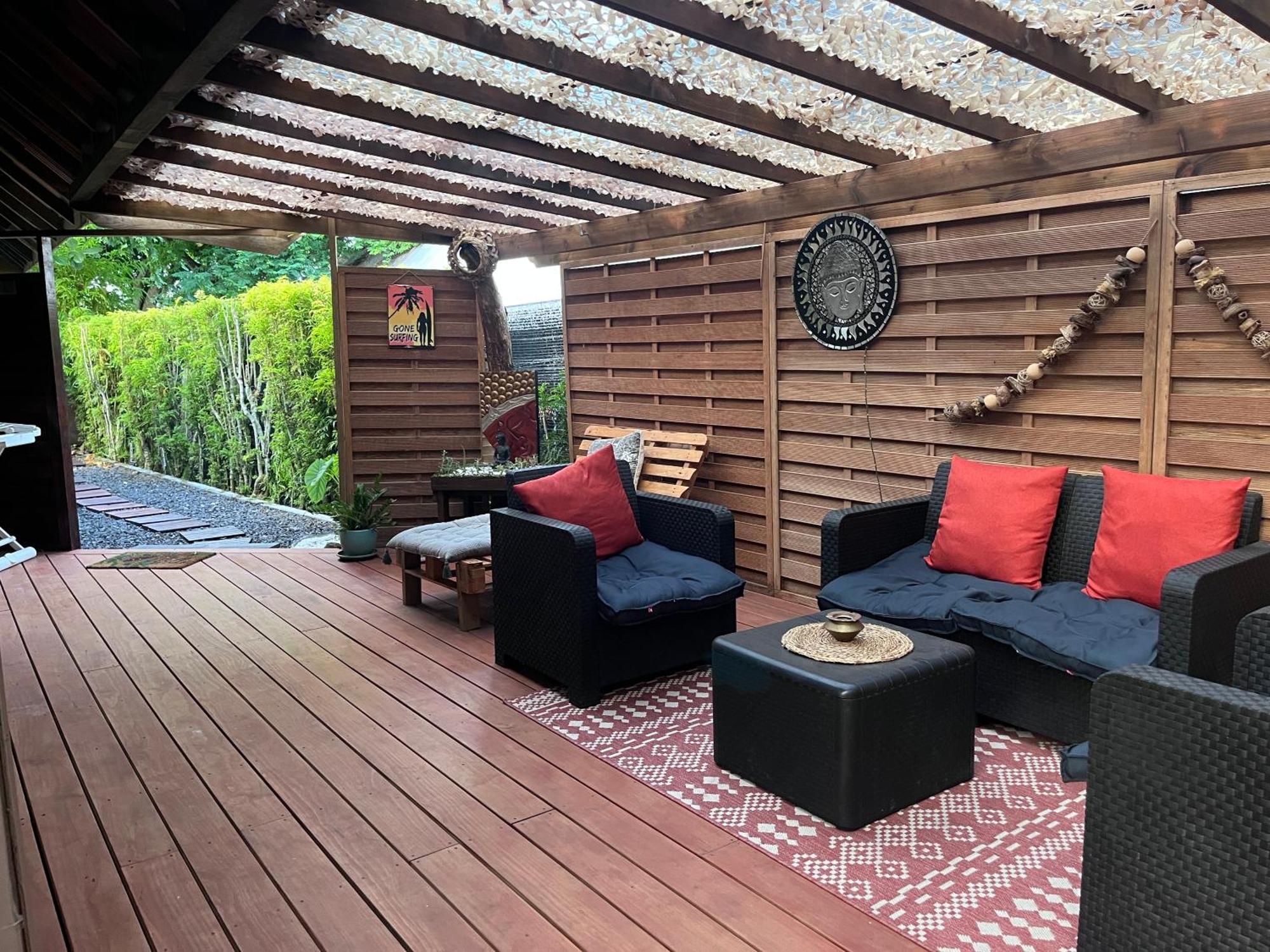 Faaora Lodge, Little Paradise Haapiti 외부 사진
