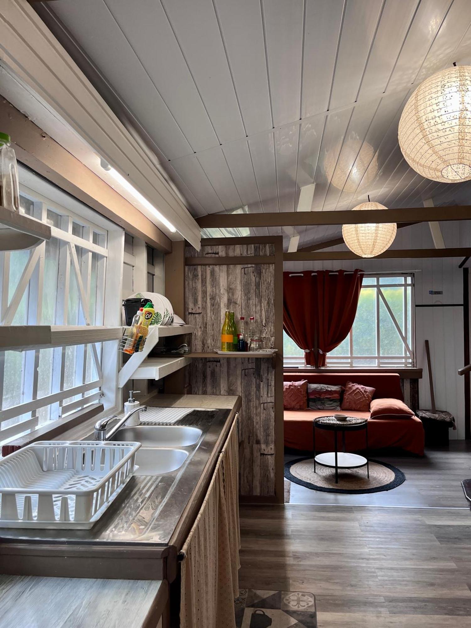 Faaora Lodge, Little Paradise Haapiti 외부 사진