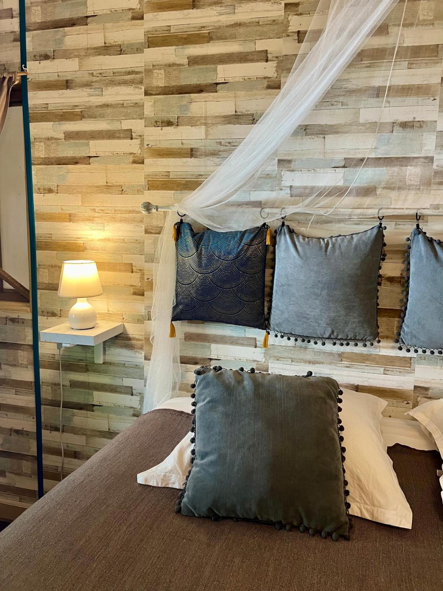 Faaora Lodge, Little Paradise Haapiti 외부 사진
